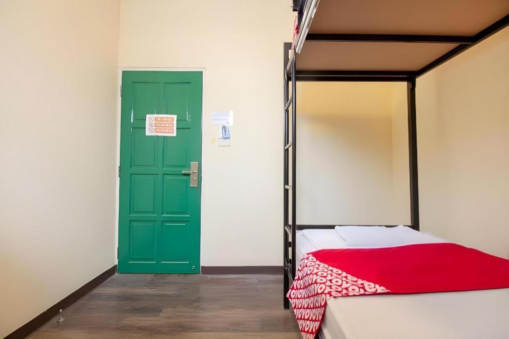 Art Sanamchai Hostel Bangkok